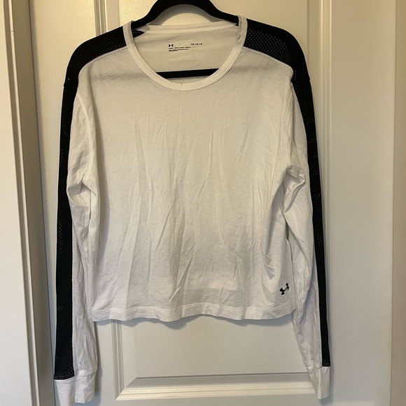 Under Armor - Long Sleeve - M/L - Picture 2 of 3